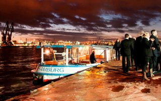 jessica_abicht-1  - 2012 Jessica vor Unileverhaus 1 klein 1749x1080 320x202 - JESSICA ABICHT