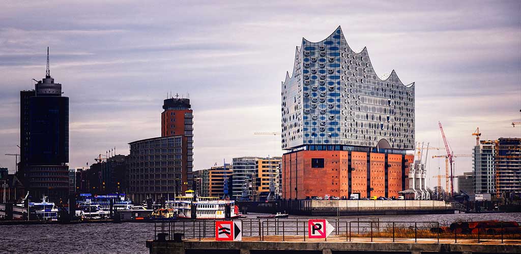 hafenrundfahrt - elphi klein2 - Elbphilharmonie