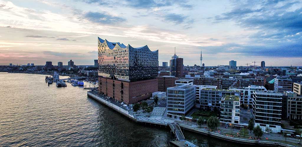 hafenrundfahrt - hafencity klein3 - Hafencity