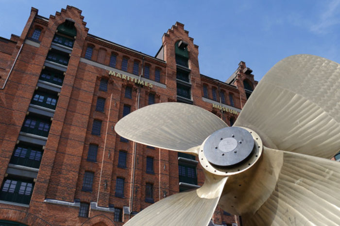 hafenrundfahrt - maritimes museum1 - Hafenrundfahrt und Maritimes Museum