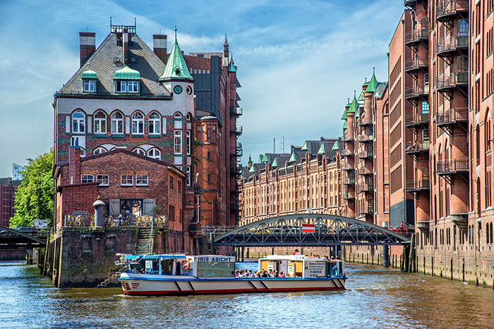 hafenrundfahrt - speicherstadt - Hafenrundfahrt und Panoptikum